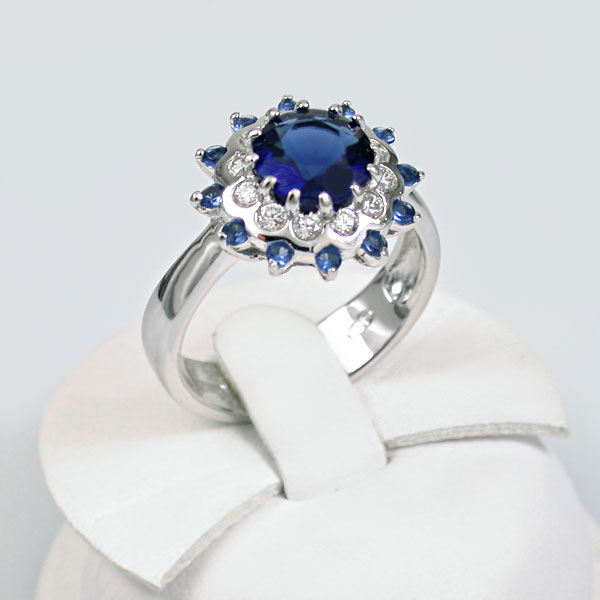 Regale Anello Zaffiro