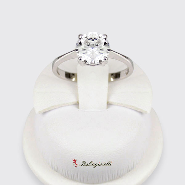 Raffinato Anello Solitario