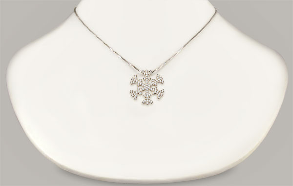 Luccicante Collana Fiocco di Neve